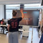 Die 9. Klasse der Schweinfurter Wilhelm-Sattler-Realschule war beim kleinen Tag der Wissenschaft an der THWS zu Gast