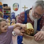 Wenn der Herbst nach frischem Saft duftet: Das Apfelsaftpressen ist im Kindergarten Werneck längst zu einer liebgewonnenen Tradition geworden.