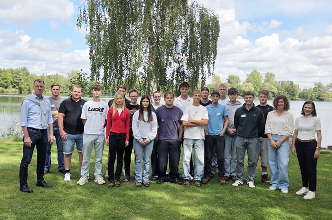 Ausbildung wird hier groß geschrieben: 16 neue Nachwuchskräfte starten bei Glöckle durch