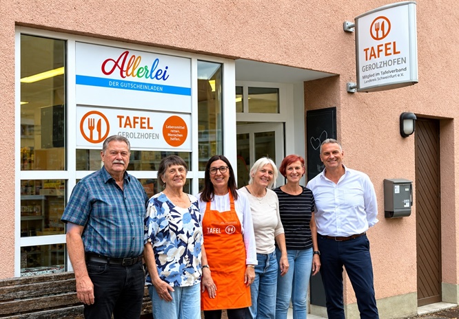 Barbara Becker packt mit an: Politikerin besucht die Filiale der Tafel Schweinfurt in Gerolzhofen