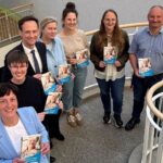 Der neue „Wegweiser Demenz“: Bessere Orientierung für Patienten und Angehörige in der Region
