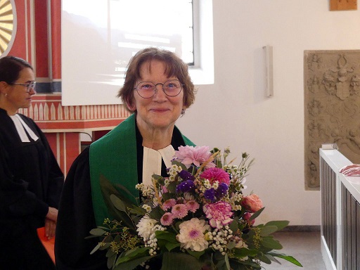 „Da geht mir das Herz auf“: Pfarrerin Christhild Grafe wurde in ihre neue Pfarrstelle in Gochsheim eingeführt