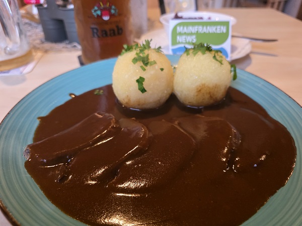 Essen wie Gott in Franken: Sauerbraten und Kürbissuppe im Goldenen Schwan