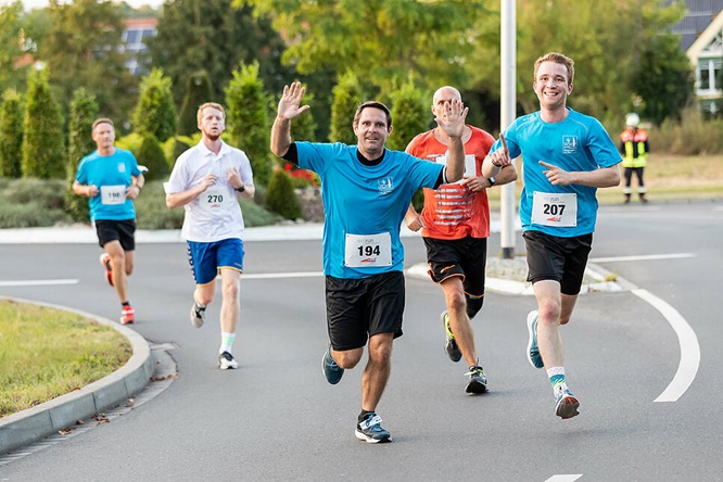 Beim ersten Firmenlauf in Kitzingen sind auch Joggen oder Walken erlaubt