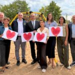 Spiel und Spaß für die Kinder in der Gemeinschaftsunterkunft: Flyeralarm Kids Foundation und Lions Club Würzburg De Leone fördern Ferienfreizeit