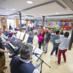 Mehr als Kaffee und Kuchen: Musik schafft Begegnung im Mehrgenerationenhaus Haßfurt