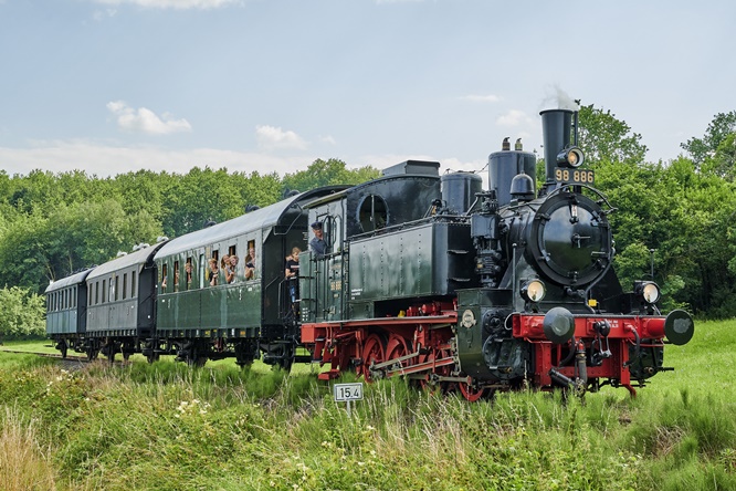 Jubiläumswochenende mit demRhön-Zügle: Fränkisches Freilandmuseum Fladungen feiert das 30-jährige Bestehen seiner Museumsbahn