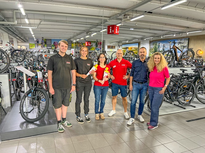 Karrierestart bei Schauer – Der Radmarkt in Schweinfurt: Zwei neue Auszubildende starten durch
