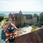Veranstaltungshighlights auf Schloss Frankenberg: Pink Floyd Tribute, Genuss-Festival und Lesung mit Prof. Dr. Dr. Löw