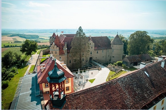 Veranstaltungshighlights auf Schloss Frankenberg: Pink Floyd Tribute, Genuss-Festival und Lesung mit Prof. Dr. Dr. Löw