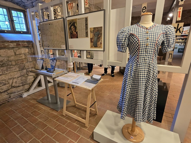 Rhöner Alltag und textile Handarbeit: Öffentliche Führung durch das Volkskundemuseum im Schloss Aschach