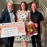 Großzügige Spende für das Krankenhaus St. Josef in Höhe von 10.000 Euro von einer zufriedenen Patientin