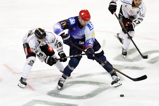 2:1 gegen Oberligist Erfurt: ´Zum Start in die neue Eiszeit machen die Mighty Dogs schon wieder richtig Spaß
