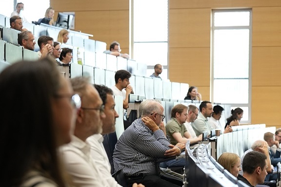 Medizintechnik in der Praxis erleben: Cross-Industry 3.0 im Universitätsklinikum Würzburg