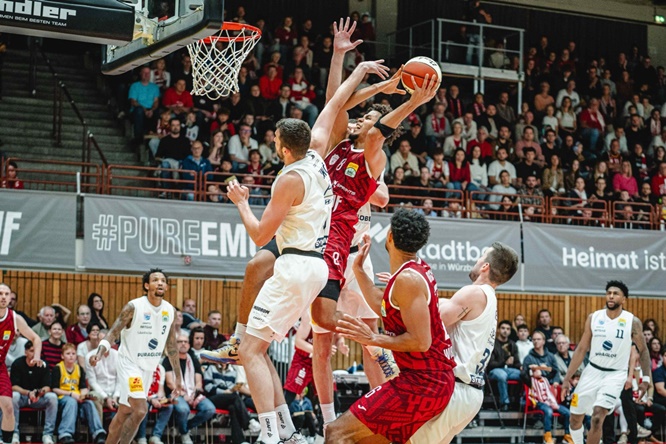93:83 gegen den Syntainics MBC: Die Fitness First Würzburg Baskets stehen im Pokal-Viertelfinale und haben Dienstag schon wieder ein Heimspiel