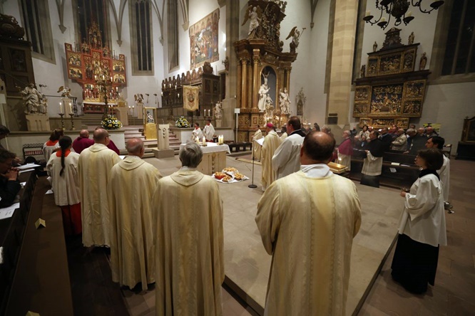 „Bischof zu sein war auch damals kein Selbstläufer“: Dr. Franz Jung feiert Pontifikalgottesdienst am Festtag des heiligen Burkard