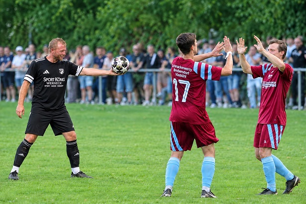 Erster gegen Zweiter mal zwei: Am Sonntag stehen im Kreis Schweinfurt und in der Rhön jeweils Kreisklassen-Schlagerspiele an