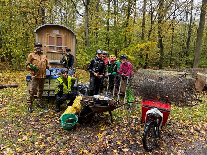 Müllsammelaktion im Stadtwald: Mountainbiker räumten eine ganze Menge an Unrat auf