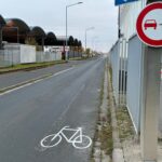 Neues und unbekanntes Verkehrszeichen in der Schweinfurter Hafenstraße soll Sicherheit für Radfahrende erhöhen