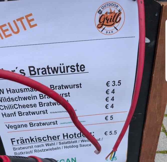 Wer hat von Freitag auf Samstag auf dem Schweinfurter Marktplatz das Stromkabel von Ruth Meiers Grill durchtrennt?