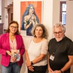 „Hope in Darkness“: Ausstellung im Würzburger Rathaus mit rund 30 Werken junger afghanischer Künstlerinnen eröffnet