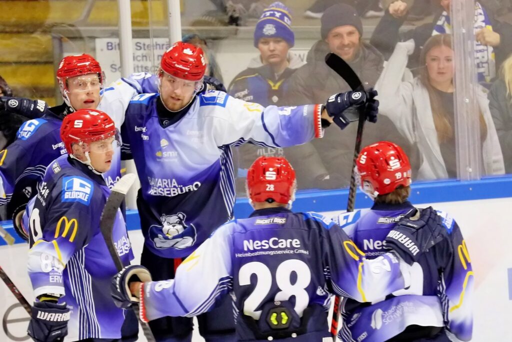 Die Mighty Dogs melden sich mit dem souveränen 6:2-Heimsieg gegen Peißenberg zurück – VIELE FOTOS & VIDEO!