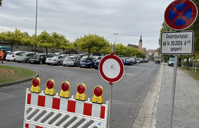 Beeinträchtigungen sind vorprogrammiert: Zur Etwashäuser Kirchweih ist der Parkplatz am Bleichwasen gesperrt