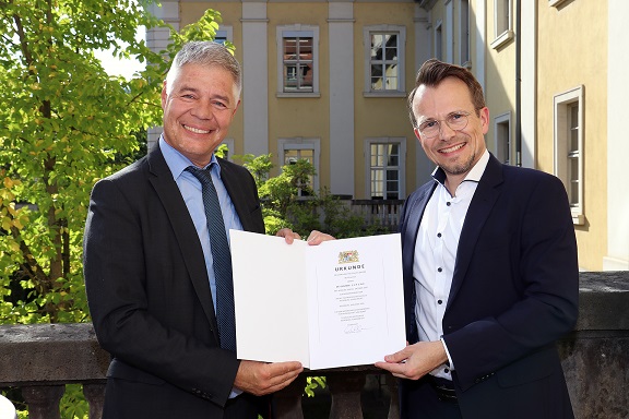 Dr. Gunther Schunk erhält Honorarprofessur an der THWS: Würzburger Medienprofi ist seit 2018 als Dozent an der Fakultät Angewandte Natur- und Geisteswissenschaften tätig