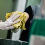 1.330 Reinigungskräfte warten auf Lohn-Plus – IG BAU Mainfranken warnt: Für 40 Cent mehr stellt keine Gebäudereinigerin in Schweinfurt für 3 Uhr morgens noch den Wecker