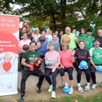 Sport vor Ort: Kostenloses Bewegungsangebot am Wasserspielplatz in Kürnach fördert Gemeinschaft und Freude am Training