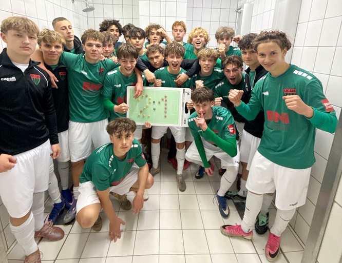 Neues vom Schnüdel-Nachwuchs: Erste Auswärtsniederlage für die U19, dafür jubelt die U17 in der Unterhachinger Kabine